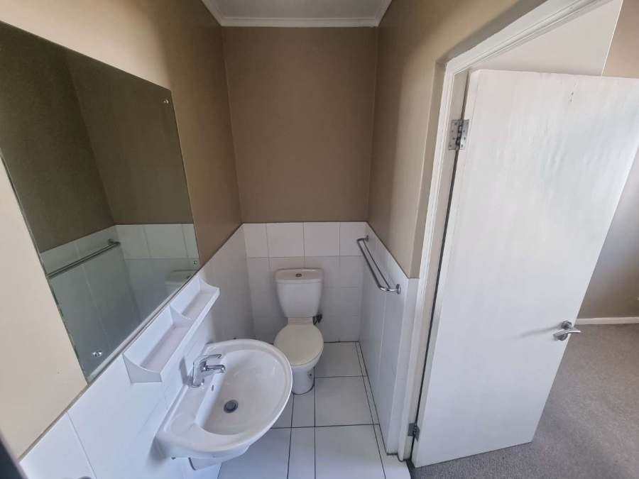 To Let 1 Bedroom Property for Rent in Mowbray Western Cape